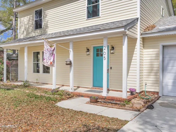 205 Hickory Knoll Road, Wilmington, NC 28409