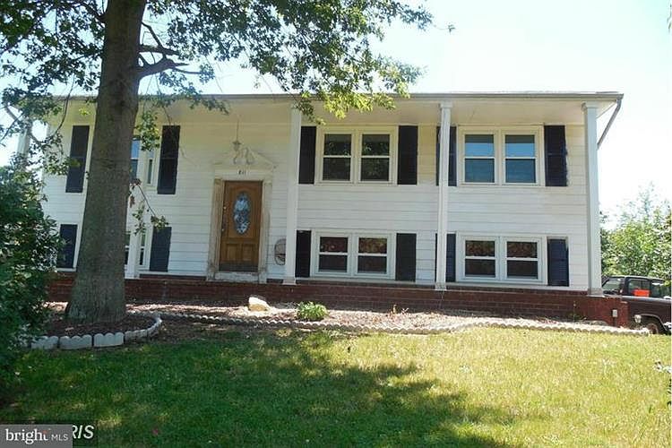 1st image of 811 Kilarney Dr