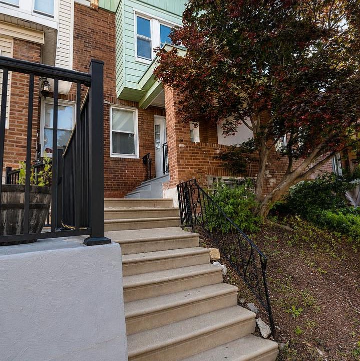 1st image of 866 Anchor St