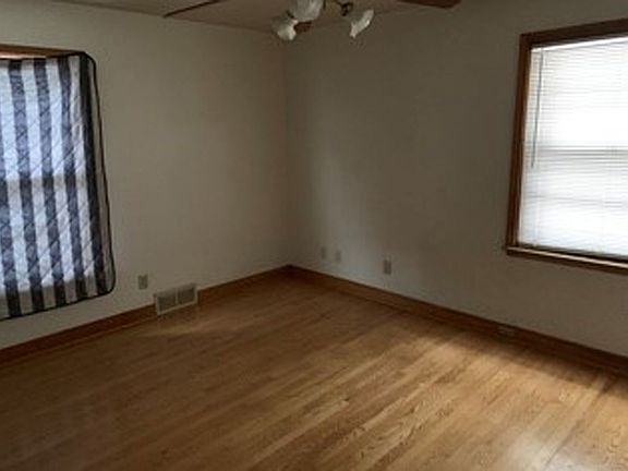 5th image of 5504 Stewart Ave
