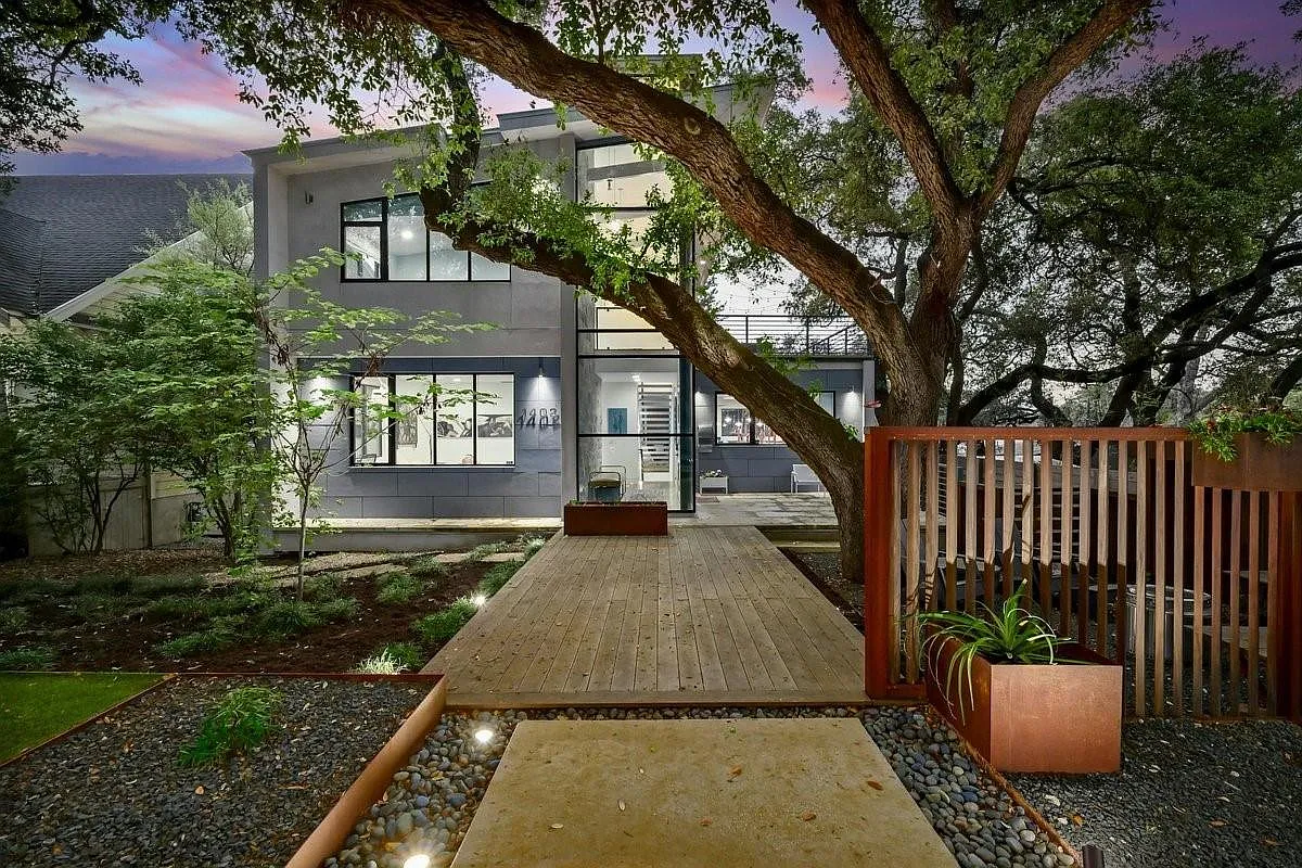 4 bed, 4.5 bath, 3552 sqft, $12,000 — Photo 1