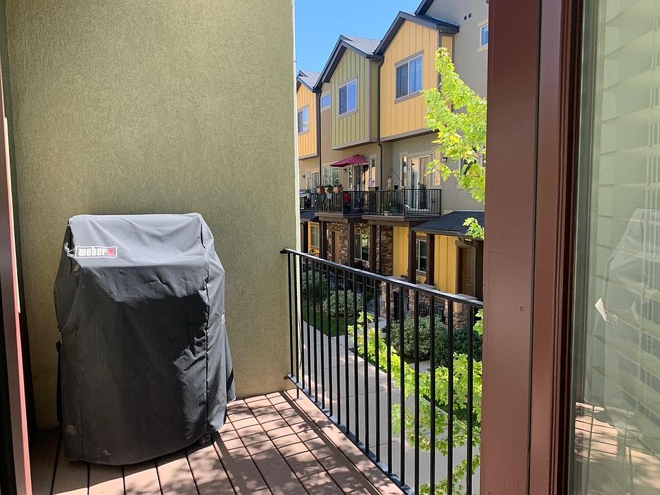 Balcony with grill