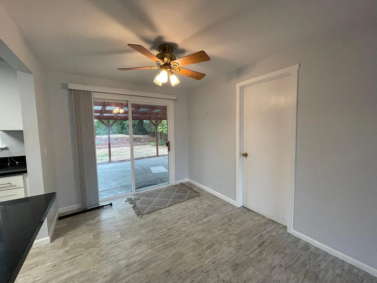 3 bed, 1020 sqft, $2,800 — Photo 4