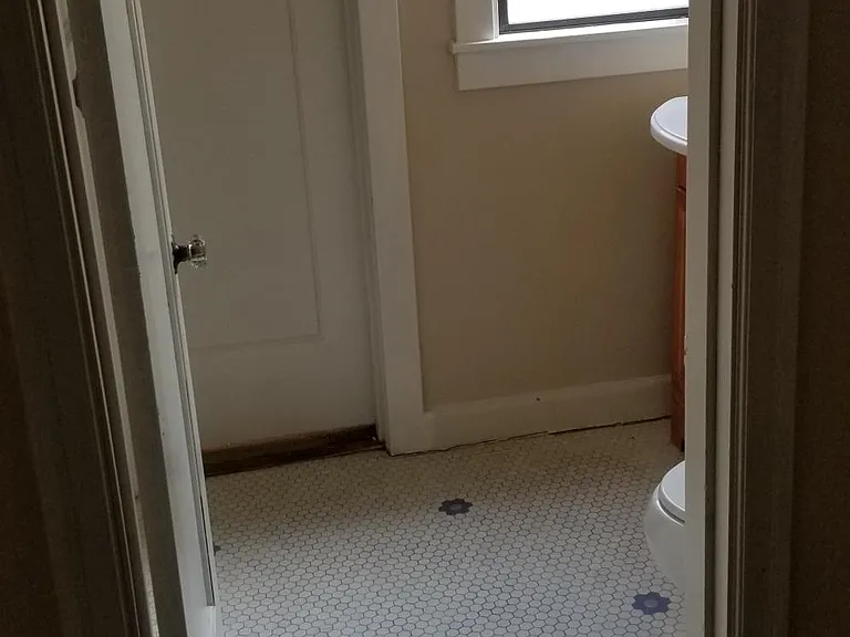2339 Hilgard Ave #303 — Photo 9