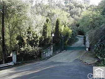 1st image of 3060 Descending Dr