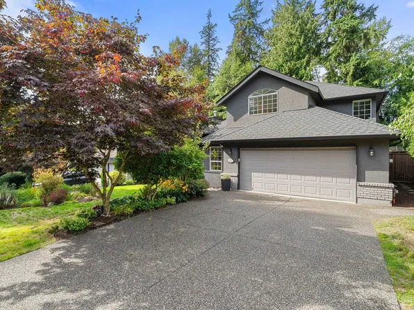 1617 Emerson Ct, North Vancouver, BC V7H 2Y6