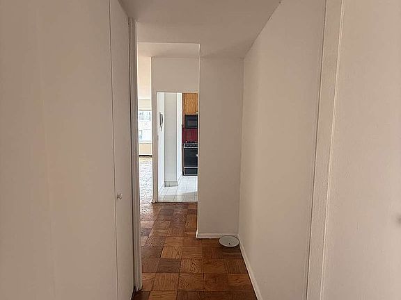 5th image of 370 E 76th St APT C1406
