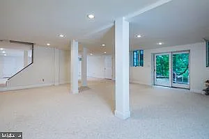 35 Pettit Pl — Photo 17