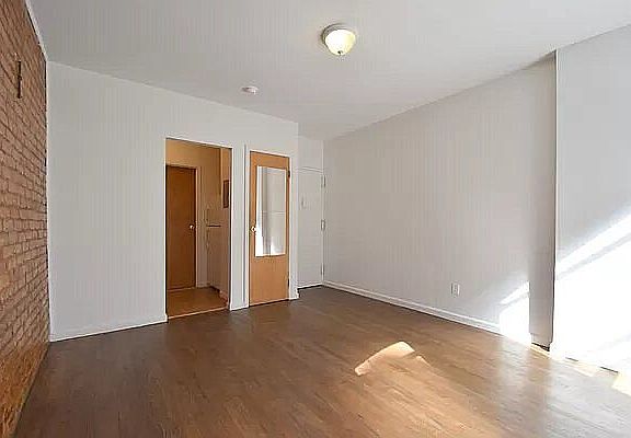 2nd image of 515 E 12th St APT 3