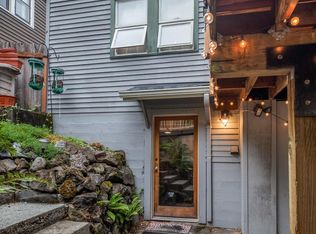 321 NE 57th St #B, Seattle, WA 98105