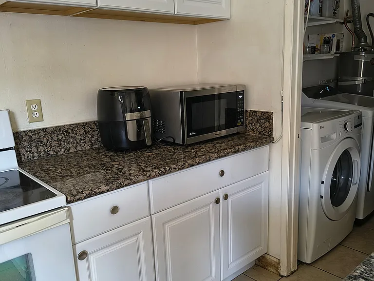 878 1/2 Silver Fir Rd — Photo 2