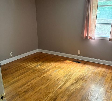4th image of 274 Shenandoah Dr