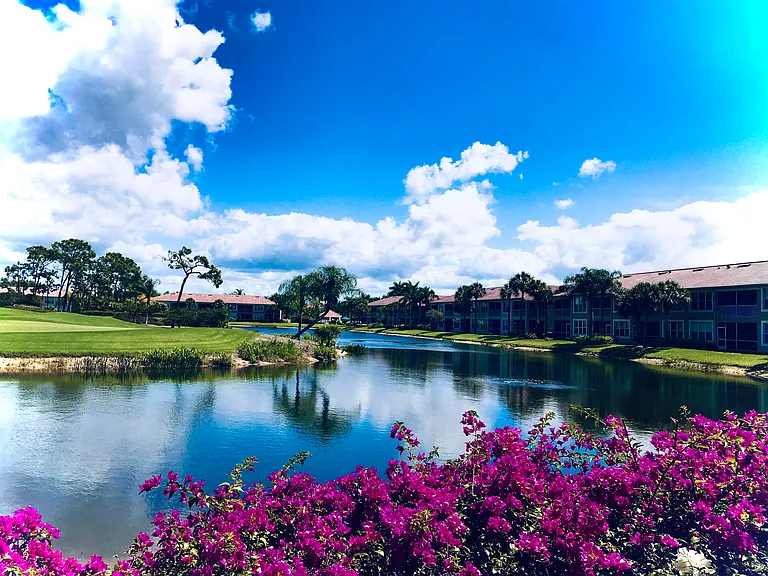 view from lanai of 6th going around the bend