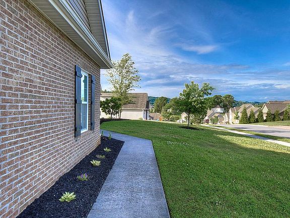 5th image of 1816 Golden Oak Ln
