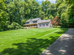 8 Mountain Ave, Flanders, NJ 07836