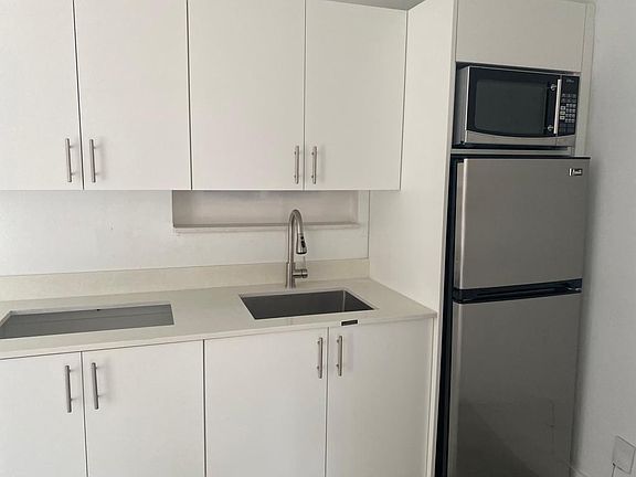 4th image of 19625 NW 5th Ave #2