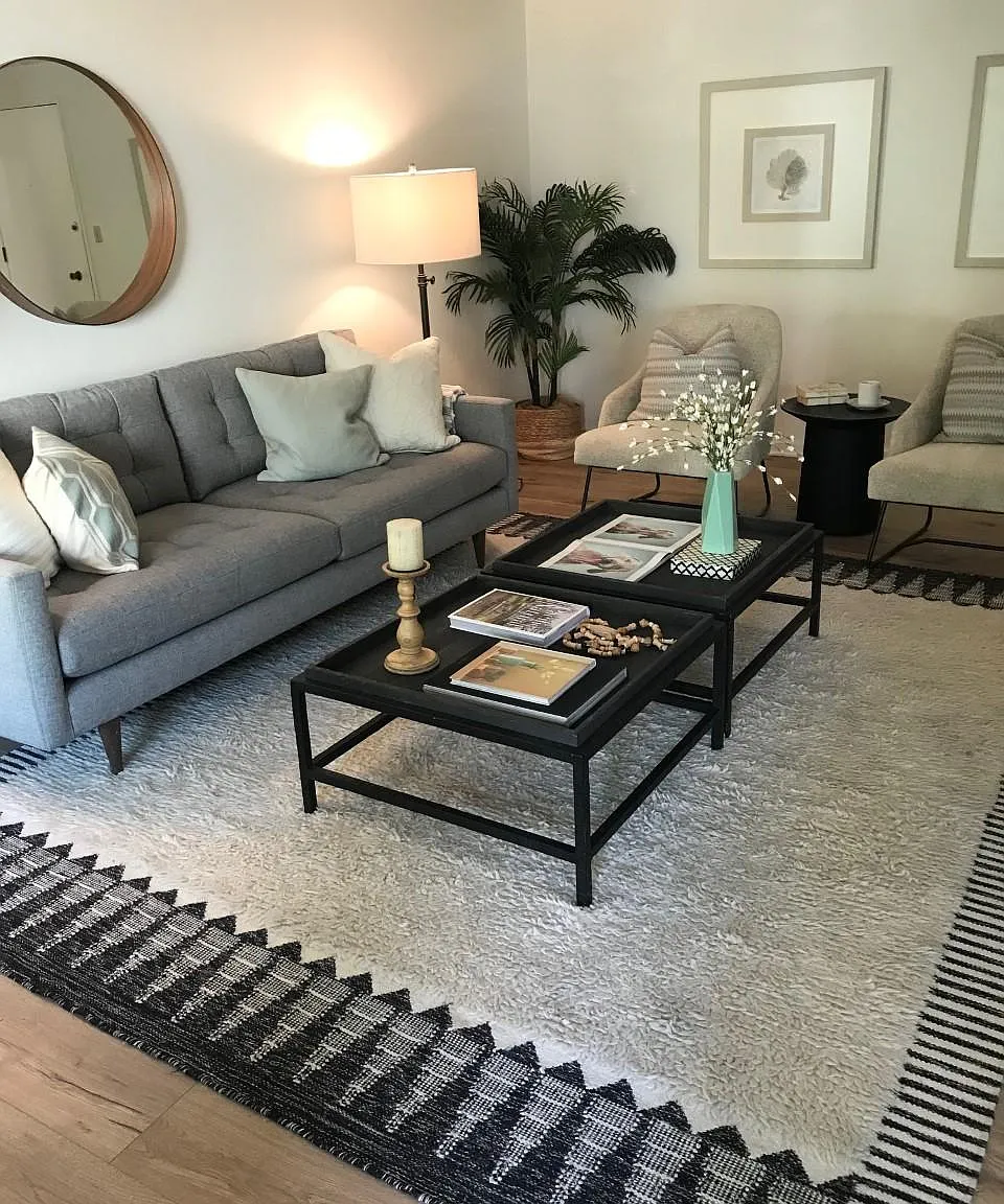 1 bed, 701 sqft, $2,100 — Photo 2