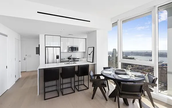 242 W 53rd St #41A — Photo 3