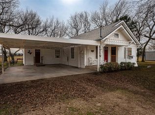 302 Mockingbird St, Ector, TX 75439