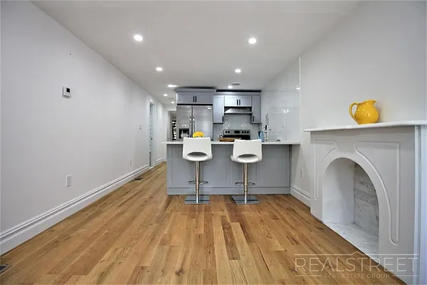 Rented by Real Street Inc | media 15