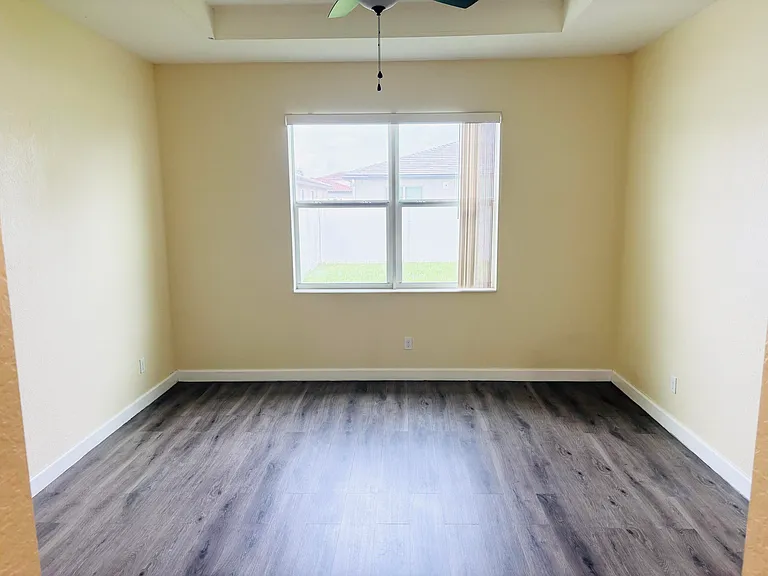 12512 NW Stanis Ln — Photo 11