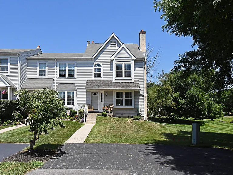 2489 Hillendale Dr — Photo 58