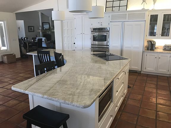 Island with seating for 6