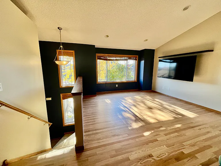 817 Jack Russell Ave — Photo 2