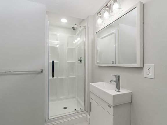 5th image of 335-339 Angell St #55089B618