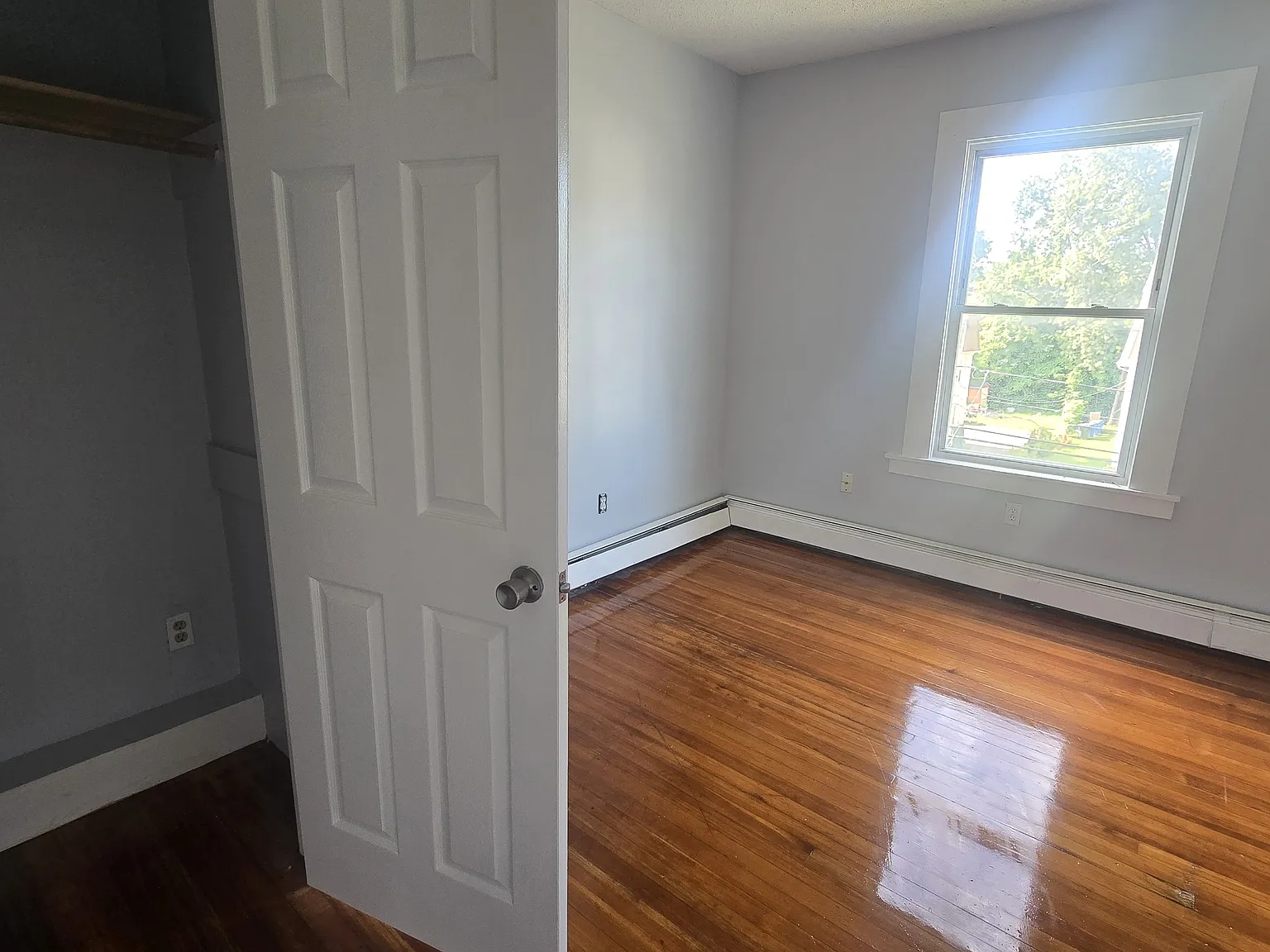 4 bed, 1400 sqft, $2,150 — Photo 4