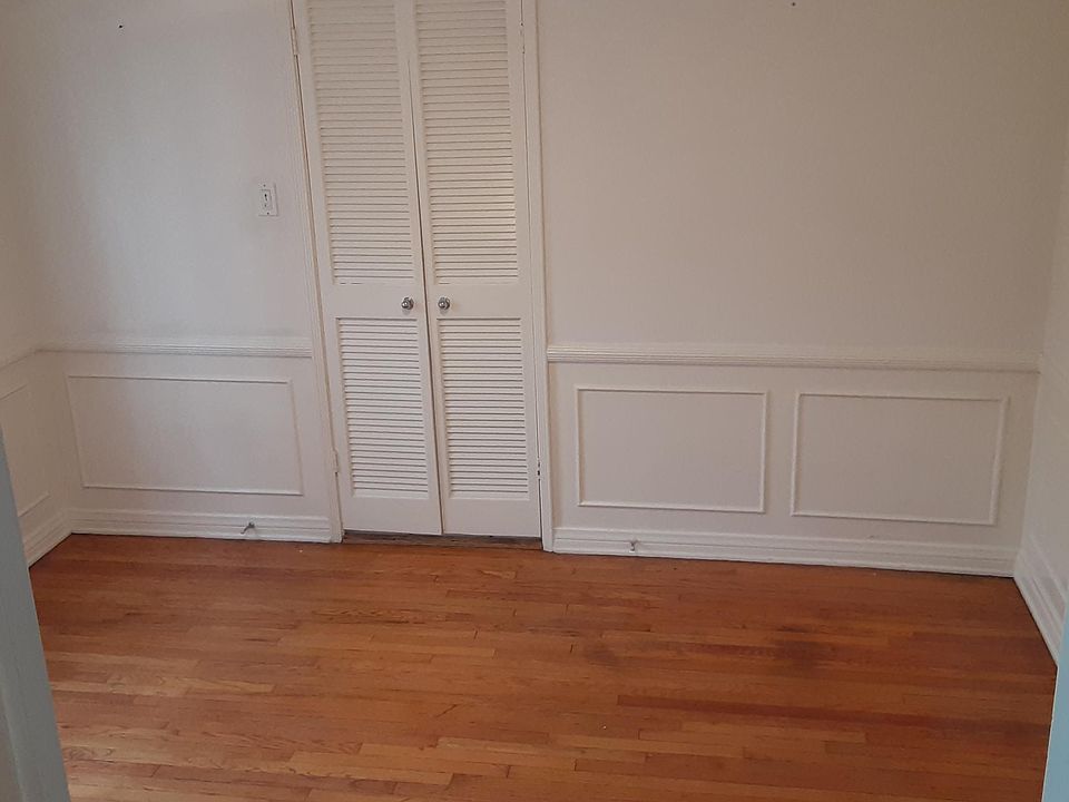 Separate DINING ROOM (in between Living Room and the Kitchen)