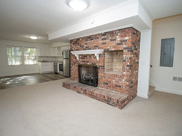1110 Slann Dr — Photo 31