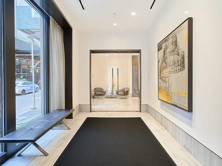 84 William St #909 — Photo 26