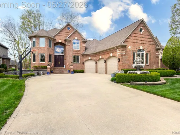 57177 Covington Dr, Washington, MI 48094