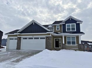 914 Milborne Ln NW, Rochester, MN 55901