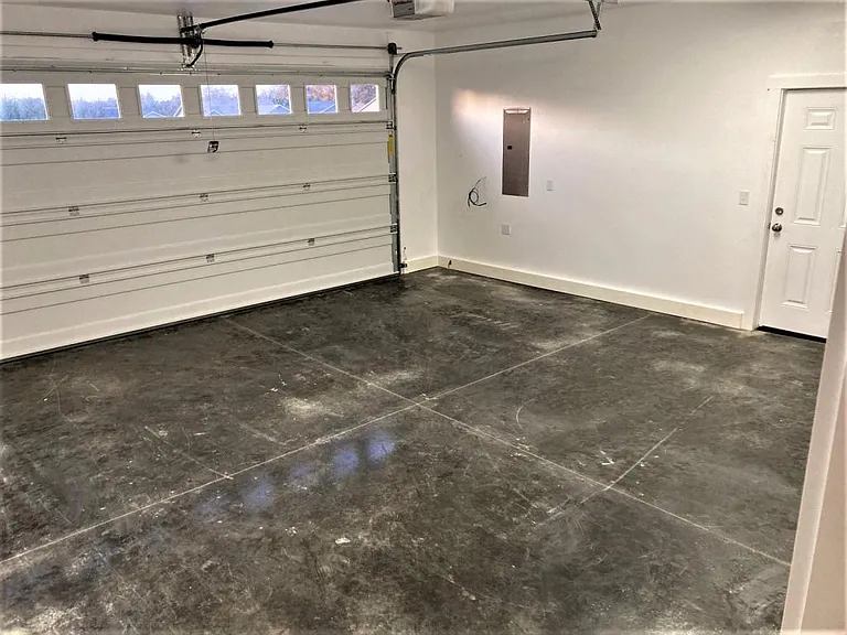 719 Seacrest Dr — Photo 4