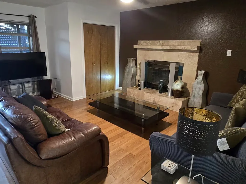 152 N Wilshire Dr #152