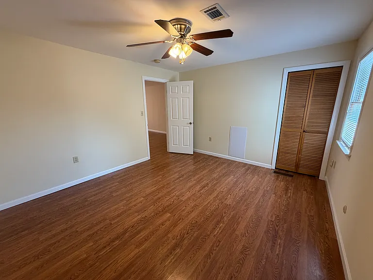 135 Grand Ave #4 — Photo 7