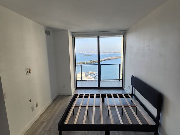 4th image of 501 NE 31st St #291