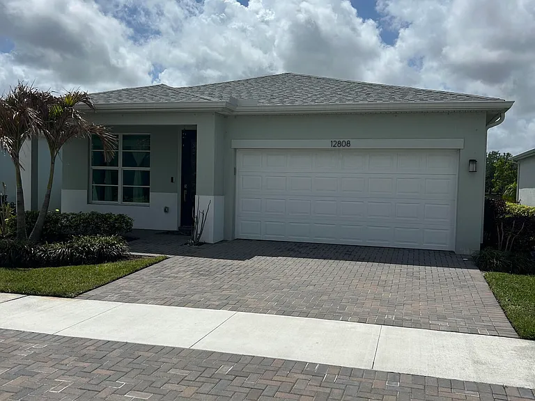 12808 SW Eleanor Dr — Photo 1