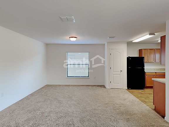 4th image of 739 Chatham Walk Dr