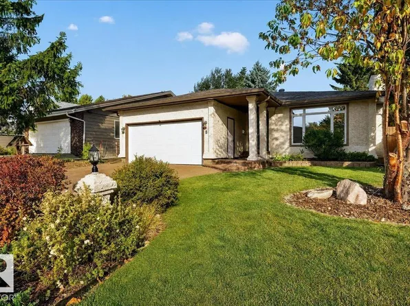 8 Wahstao Cres NW, Edmonton, AB T5T 2W8