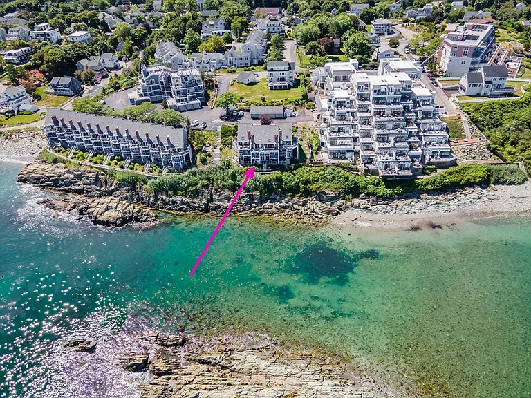 22 Oceanside Dr #22 — Photo 3