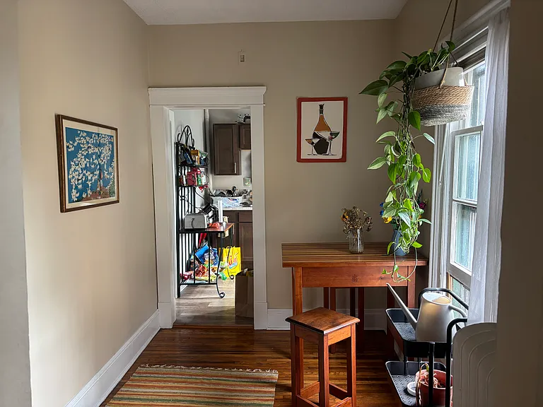 149 College St — Photo 6