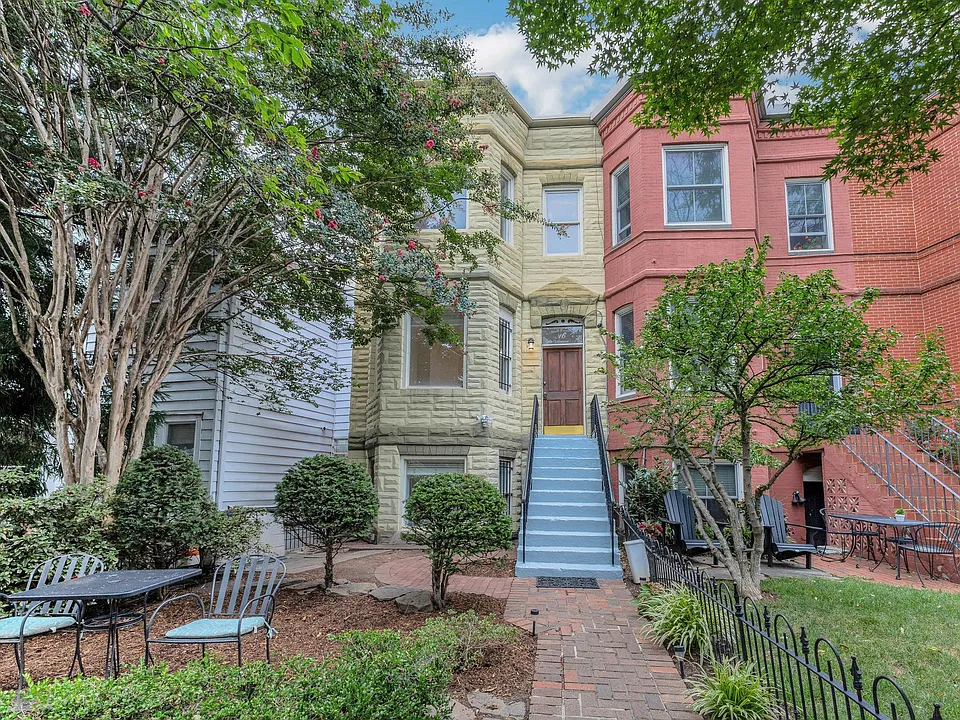 16 N Carolina Ave SE