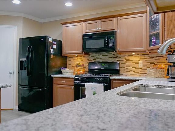 3rd image of 7702 Shavano Ln