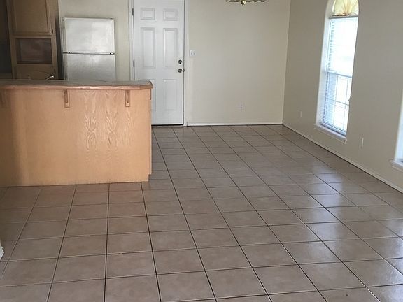 5th image of 2511 Salvatierra Ave APT 2