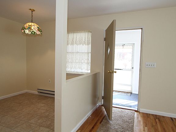 4th image of 137 Azalea Drive #C