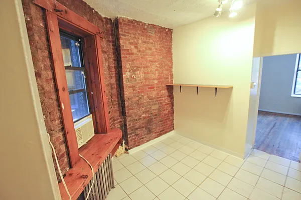 Rented by Jonis Realty | media 19