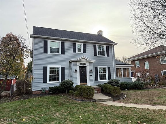 2nd image of 534 E Iron Ave